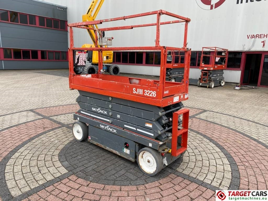 SkyJack SJIII-3226 Electric 3226 Scissor Work Lift 990cm - Saxlift: bild 4 SkyJack SJIII-3226 Electric 3226 Scissor Work Lift 990cm - Saxlift: bild 4