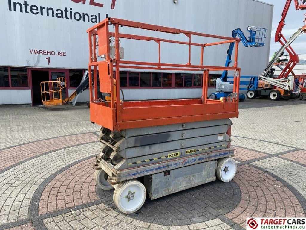 SkyJack SJIII-3226 Electric 3226 Scissor Work Lift 990cm - Saxlift: bild 1 SkyJack SJIII-3226 Electric 3226 Scissor Work Lift 990cm - Saxlift: bild 1