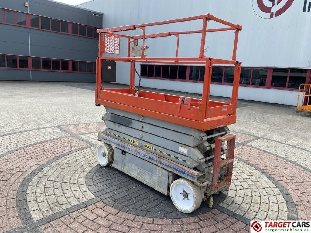 SkyJack SJIII-3226 Electric 3226 Scissor Work Lift 990cm - Saxlift: bild 4 SkyJack SJIII-3226 Electric 3226 Scissor Work Lift 990cm - Saxlift: bild 4