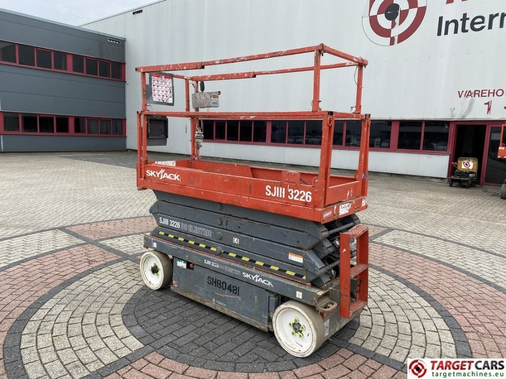 SkyJack SJIII-3226 Electric Scissor Work Lift 990cm - Saxlift: bild 4 SkyJack SJIII-3226 Electric Scissor Work Lift 990cm - Saxlift: bild 4