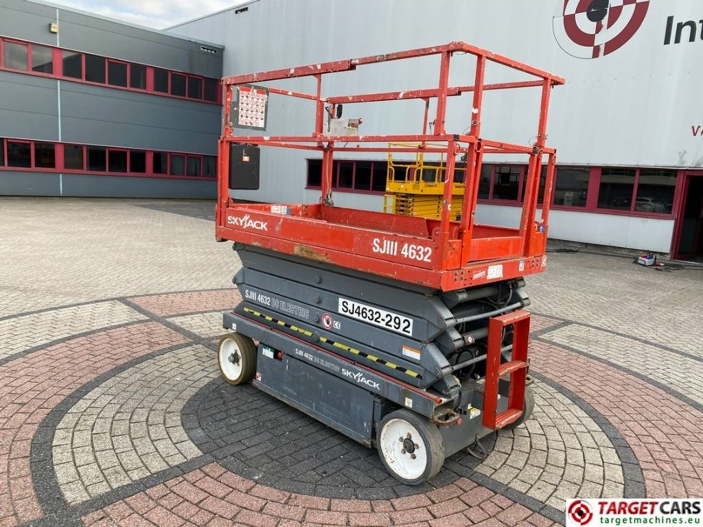 SkyJack SJIII-4632 Electric 4632 Scissor Work Lift 1170cm  - Saxlift: bild 4 SkyJack SJIII-4632 Electric 4632 Scissor Work Lift 1170cm  - Saxlift: bild 4