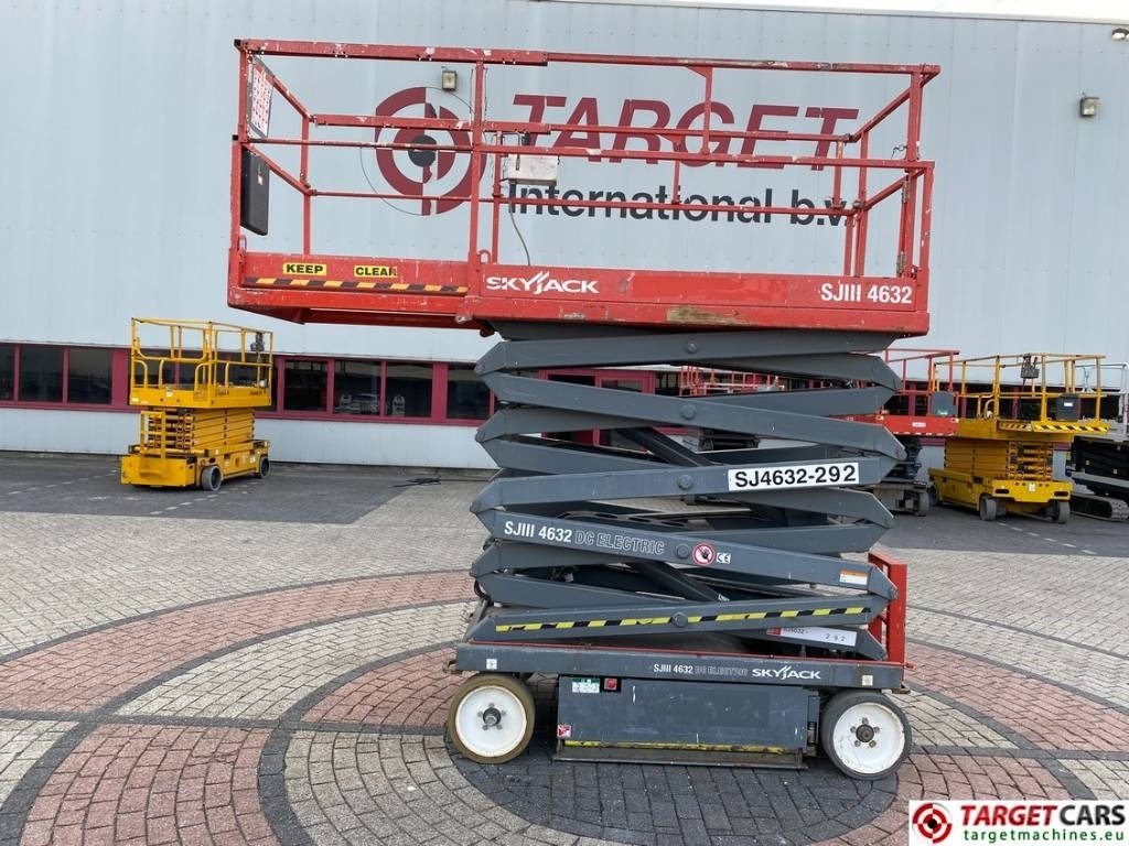 SkyJack SJIII-4632 Electric 4632 Scissor Work Lift 1170cm  - Saxlift: bild 5 SkyJack SJIII-4632 Electric 4632 Scissor Work Lift 1170cm  - Saxlift: bild 5