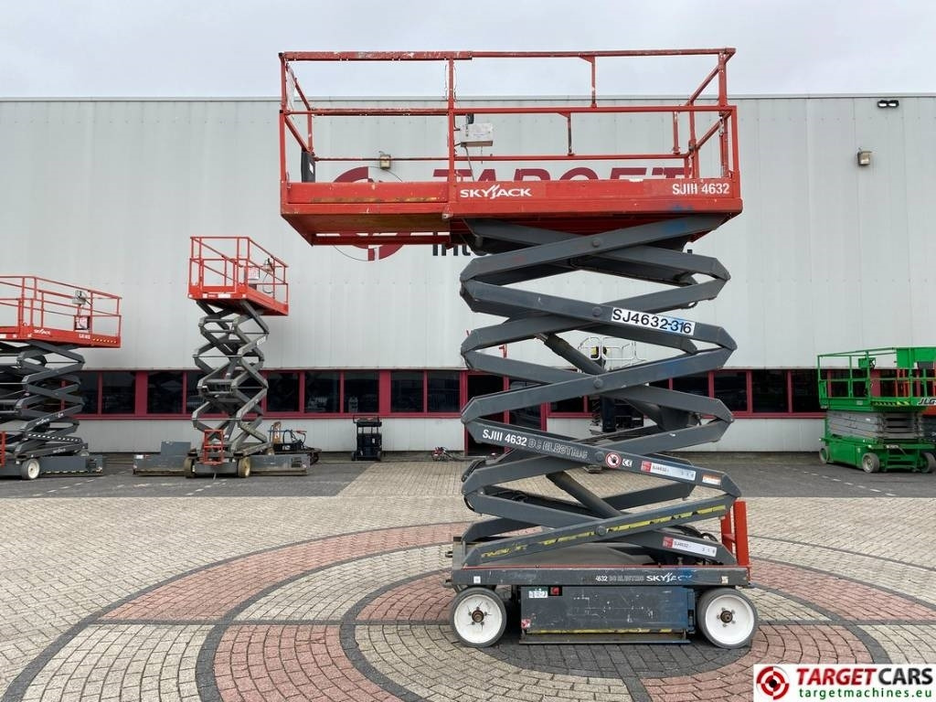 SkyJack SJIII-4632 Electric 4632 Scissor Work Lift 1170cm - Saxlift: bild 5 SkyJack SJIII-4632 Electric 4632 Scissor Work Lift 1170cm - Saxlift: bild 5