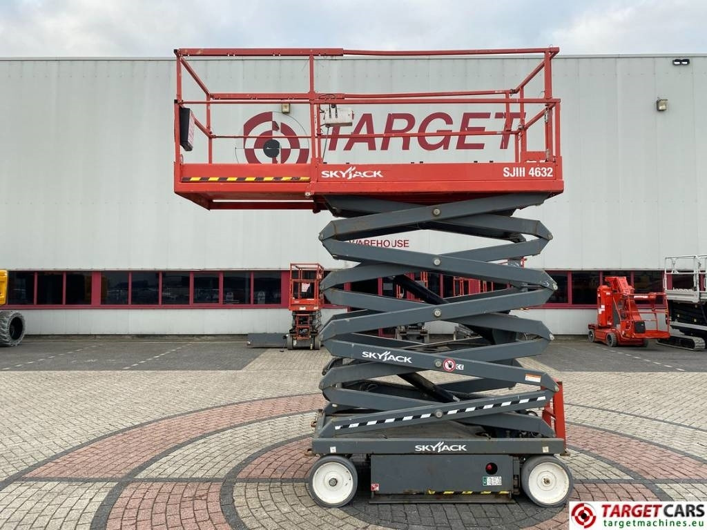 SkyJack SJIII-4632 Electric 4632 Scissor Work Lift 1170cm  - Saxlift: bild 5 SkyJack SJIII-4632 Electric 4632 Scissor Work Lift 1170cm  - Saxlift: bild 5