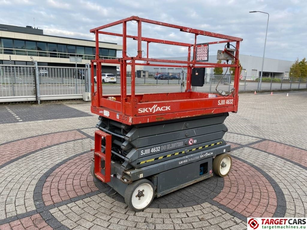 SkyJack SJIII-4632 Electric 4632 Scissor Work Lift 1170cm  - Saxlift: bild 3 SkyJack SJIII-4632 Electric 4632 Scissor Work Lift 1170cm  - Saxlift: bild 3