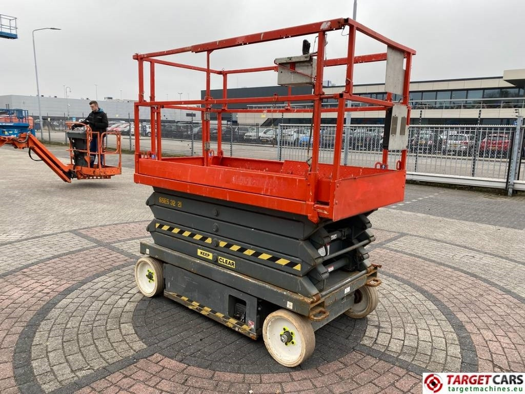 SkyJack SJIII-4632 Electric 4632 Scissor Work Lift 1170cm  - Saxlift: bild 2 SkyJack SJIII-4632 Electric 4632 Scissor Work Lift 1170cm  - Saxlift: bild 2