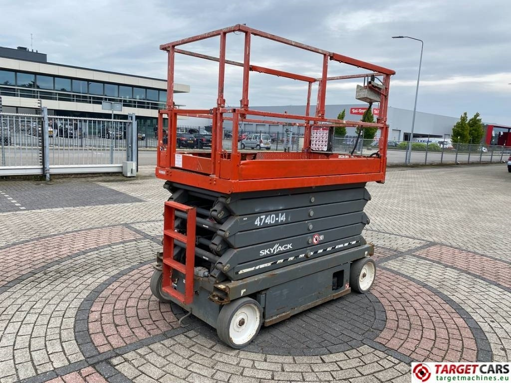 SkyJack SJIII-4740 Electric Scissor Work Lift 1380cm - Saxlift: bild 3 SkyJack SJIII-4740 Electric Scissor Work Lift 1380cm - Saxlift: bild 3