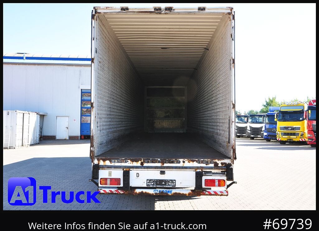 KRONE SDK 27, Koffer, Textil, 1 Vorbesitzer - Skåp semitrailer: bild 3 KRONE SDK 27, Koffer, Textil, 1 Vorbesitzer - Skåp semitrailer: bild 3