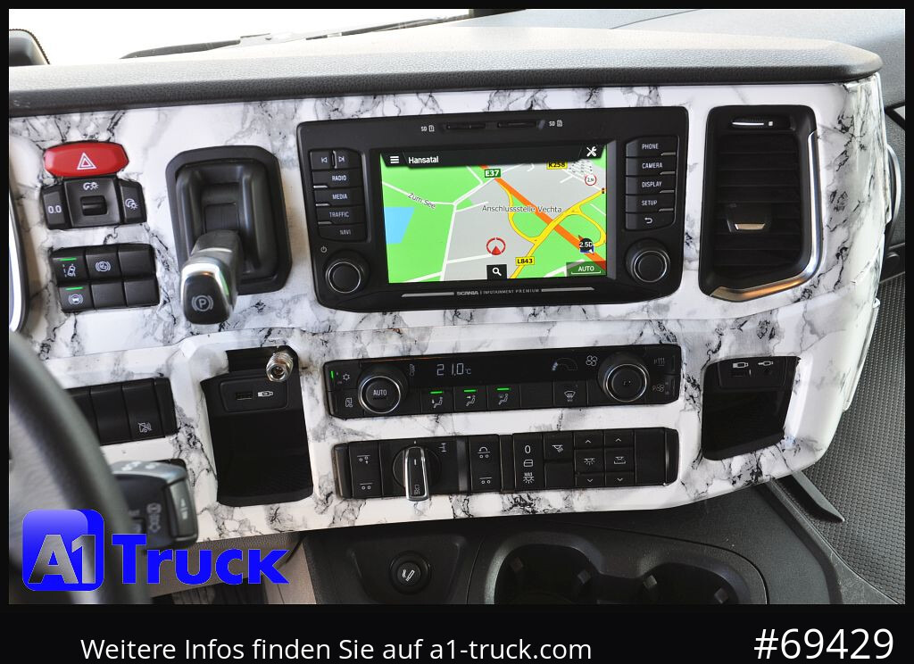 SCANIA P 320 P 6x2,, Getränke, Lenkachse, LBW: Dhollandia DHLM 30 - Dryckestransport lastbil: bild 2 SCANIA P 320 P 6x2,, Getränke, Lenkachse, LBW: Dhollandia DHLM 30 - Dryckestransport lastbil: bild 2