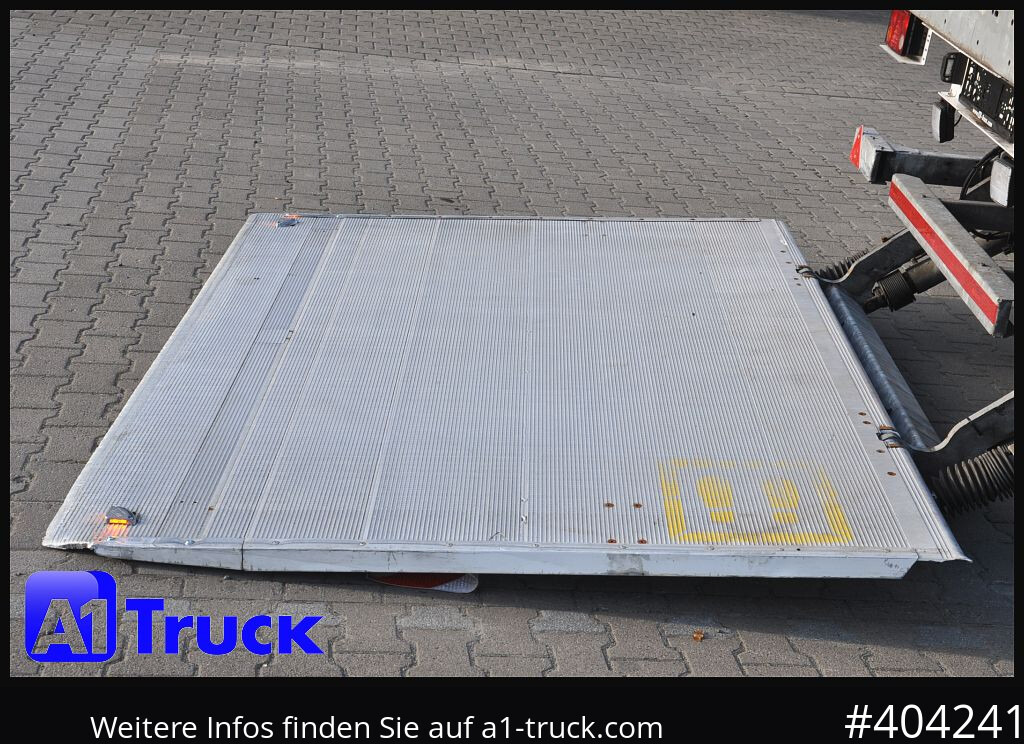 SCHMITZ Getränke, Lenkachse, LBW, Ladebordwand, kurzer Aufbau - Dryckestransport semitrailer: bild 2 SCHMITZ Getränke, Lenkachse, LBW, Ladebordwand, kurzer Aufbau - Dryckestransport semitrailer: bild 2