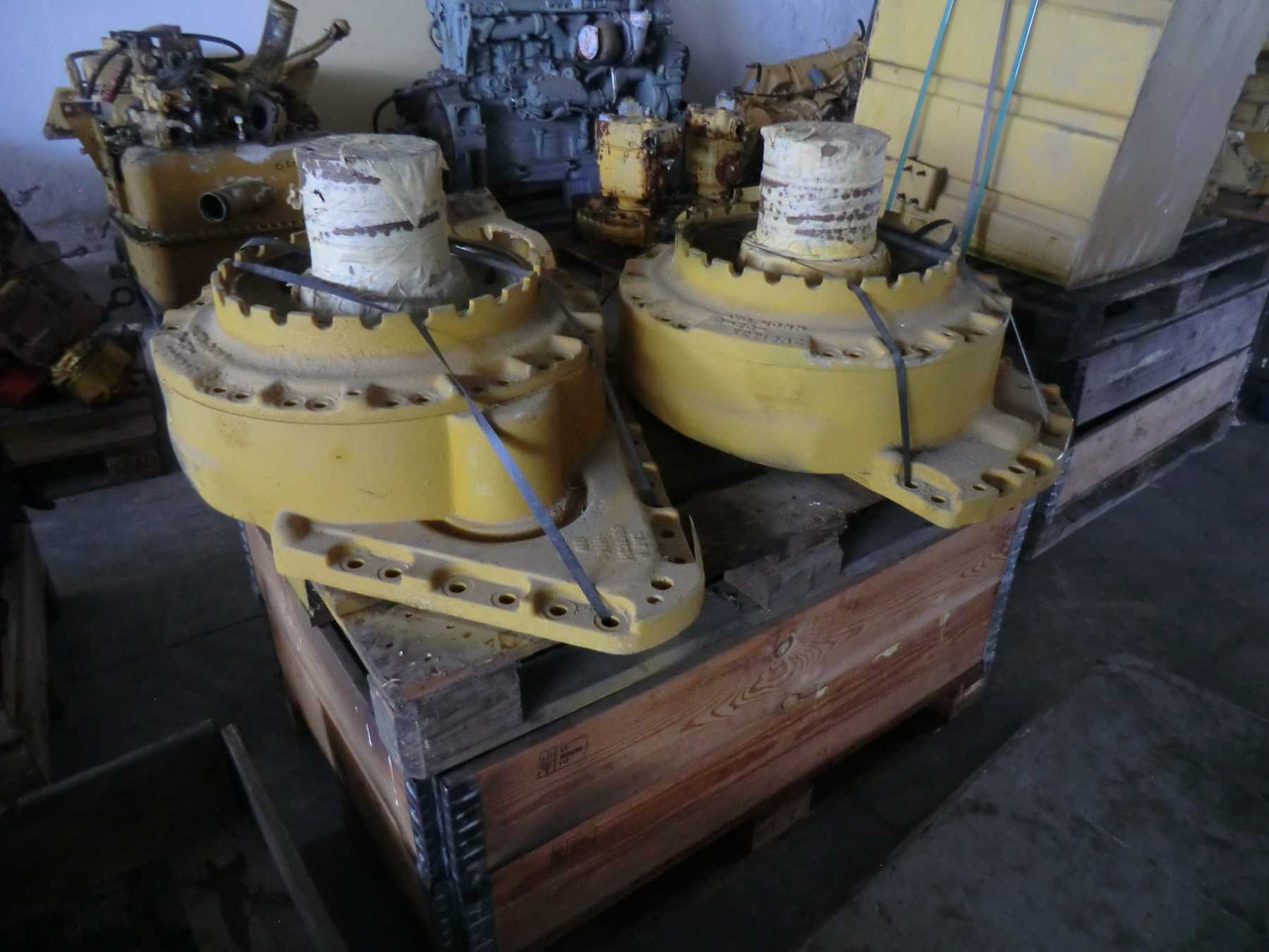 Caterpillar 973 LGP SPINDLE - Undervagnsdelar för Byggmaskiner: bild 5 Caterpillar 973 LGP SPINDLE - Undervagnsdelar för Byggmaskiner: bild 5