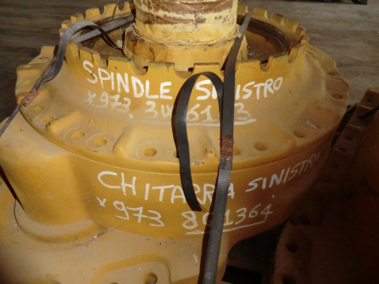 Caterpillar 973 LGP SPINDLE - Undervagnsdelar för Byggmaskiner: bild 2 Caterpillar 973 LGP SPINDLE - Undervagnsdelar för Byggmaskiner: bild 2