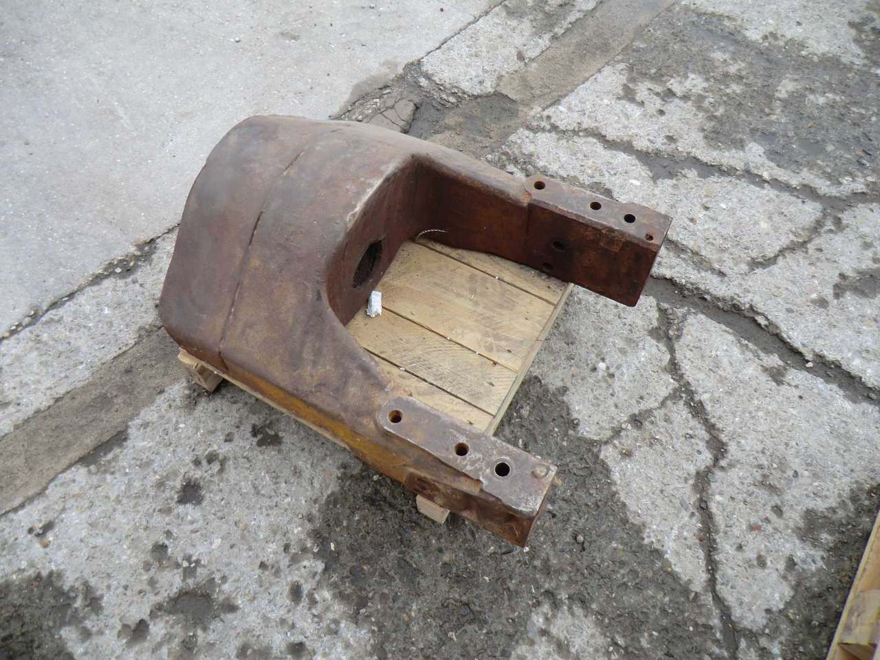 Caterpillar D9 Supporto ruota folle - Undervagnsdelar för Byggmaskiner: bild 1 Caterpillar D9 Supporto ruota folle - Undervagnsdelar för Byggmaskiner: bild 1