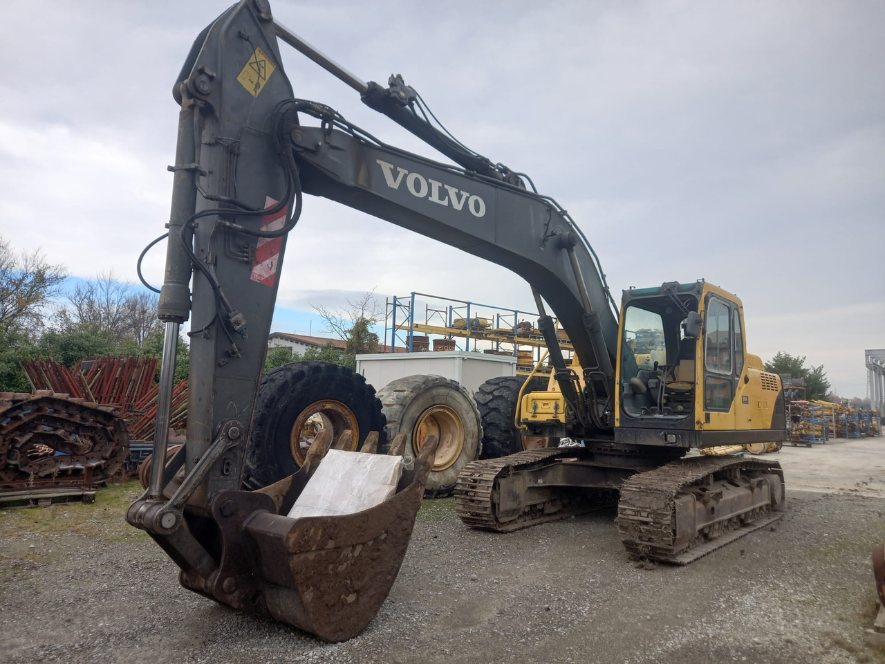 VOLVO EC210B NLC Escavatore cingolato usato in buone condizioni. - Bandgrävare: bild 2 VOLVO EC210B NLC Escavatore cingolato usato in buone condizioni. - Bandgrävare: bild 2