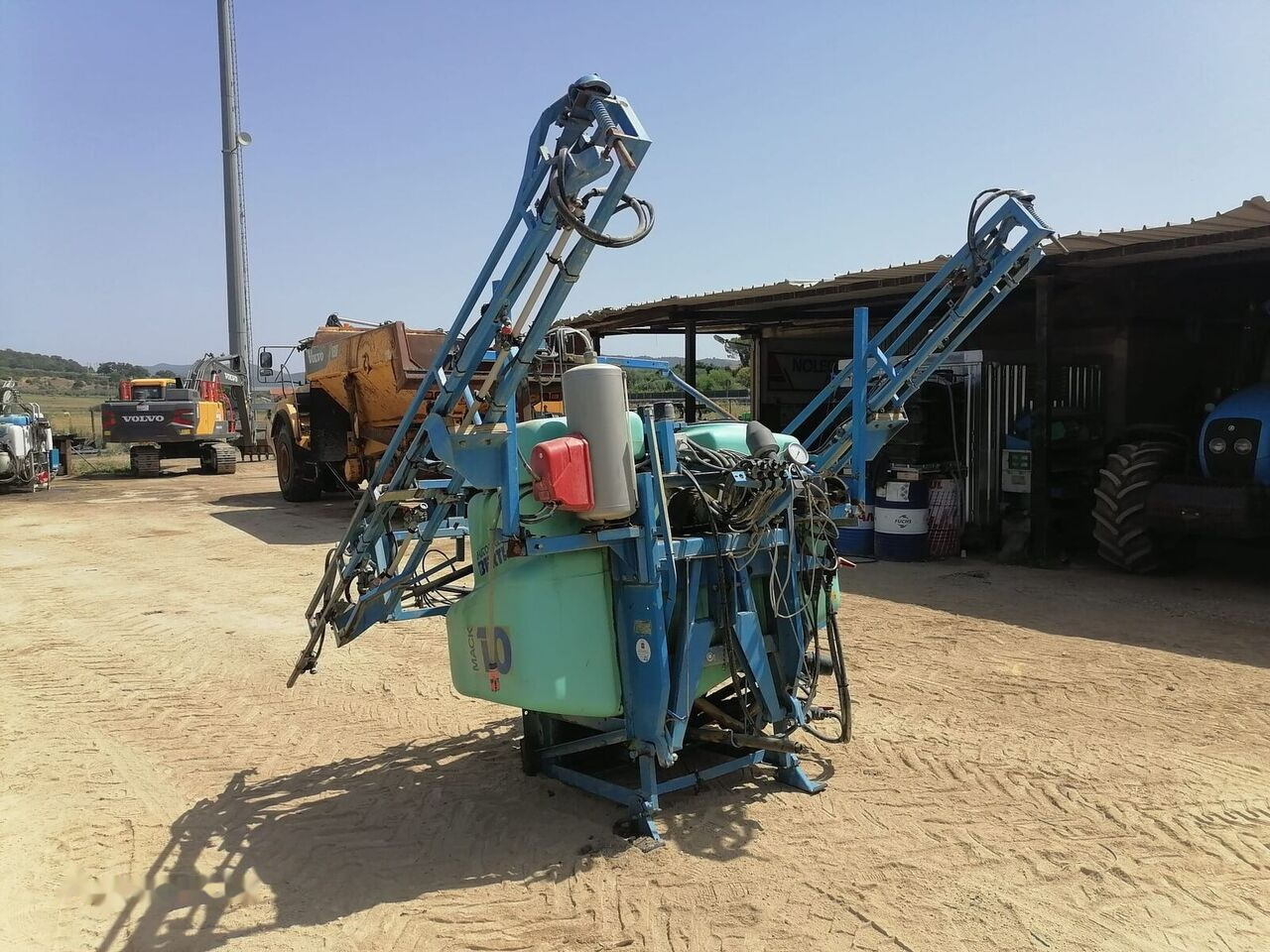 Berthoud MACK10 - Traktorburen spruta: bild 1 Berthoud MACK10 - Traktorburen spruta: bild 1