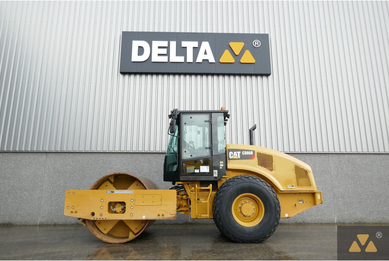 Caterpillar CS66B - Vält: bild 1 Caterpillar CS66B - Vält: bild 1