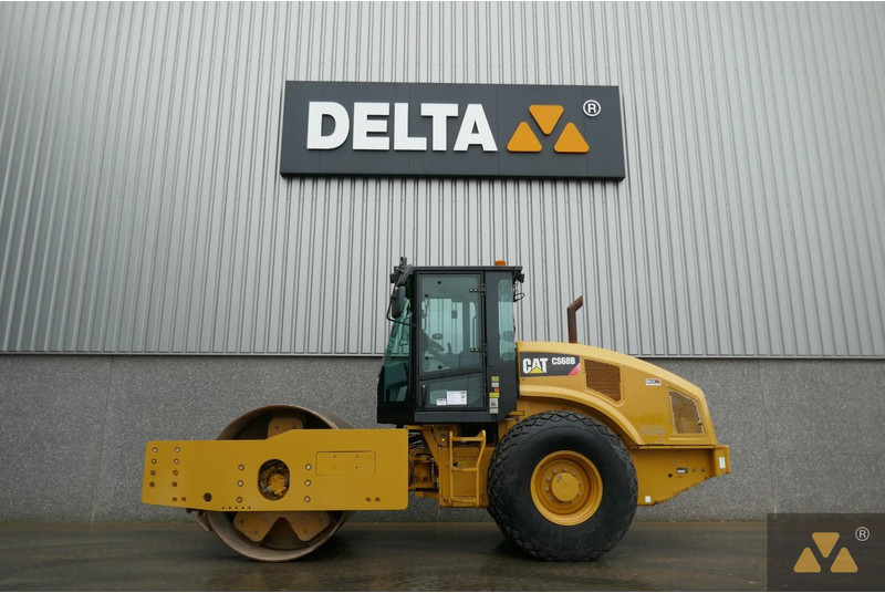 Caterpillar CS68B - Vält: bild 1 Caterpillar CS68B - Vält: bild 1