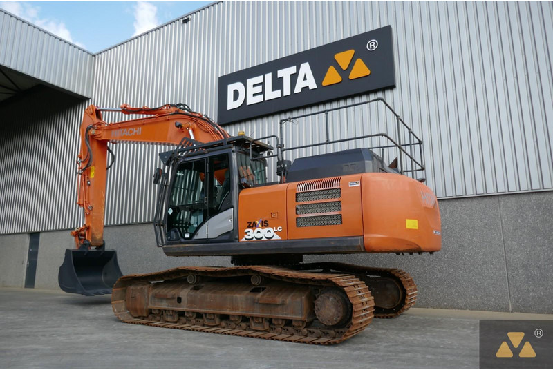 Hitachi ZX300LC-6 - Bandgrävare: bild 4 Hitachi ZX300LC-6 - Bandgrävare: bild 4