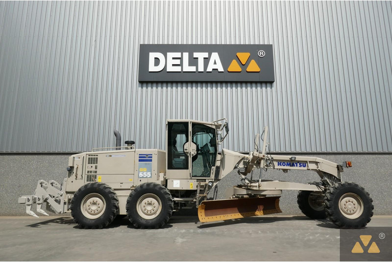 Komatsu GD555-5 Ex-army - Väghyvel: bild 2 Komatsu GD555-5 Ex-army - Väghyvel: bild 2