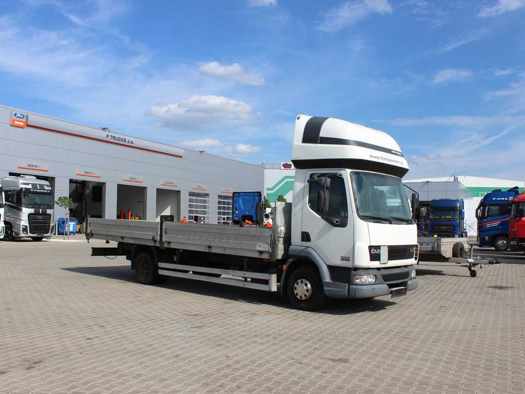 DAF LF 45.180, SLEEPING BODY, EURO 3, TIRES 80% - Flakbil: bild 3 DAF LF 45.180, SLEEPING BODY, EURO 3, TIRES 80% - Flakbil: bild 3