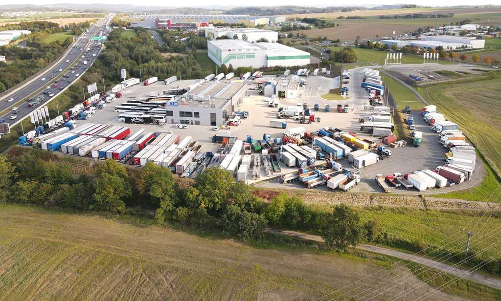 Renault KERAX 420, EURO 3, 7m3, 8X4, CIFA MAGNUM MK 24.4 CONCRETE PUMP - Betongbil med pump: bild 2 Renault KERAX 420, EURO 3, 7m3, 8X4, CIFA MAGNUM MK 24.4 CONCRETE PUMP - Betongbil med pump: bild 2