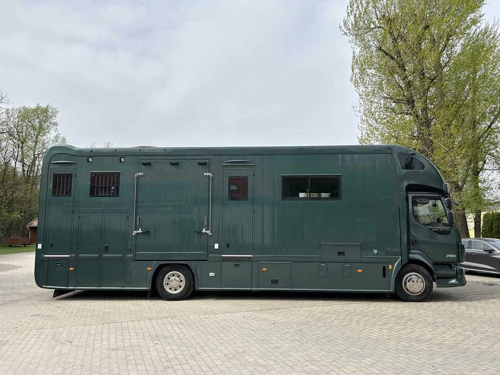 Volvo STX FL, FOR 6 PEOPLE, FOR TRANSPORTING FIVE HORSES, CAMERA, 2X HYDRAULIC FRONT - Hästbuss: bild 2 Volvo STX FL, FOR 6 PEOPLE, FOR TRANSPORTING FIVE HORSES, CAMERA, 2X HYDRAULIC FRONT - Hästbuss: bild 2