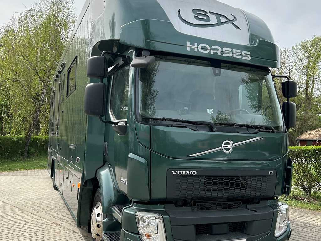 Hästbuss Volvo STX FL, FOR 6 PEOPLE, FOR TRANSPORTING FIVE HORSES, CAMERA, 2X HYDRAULIC FRONT: bild 16 Hästbuss Volvo STX FL, FOR 6 PEOPLE, FOR TRANSPORTING FIVE HORSES, CAMERA, 2X HYDRAULIC FRONT: bild 16