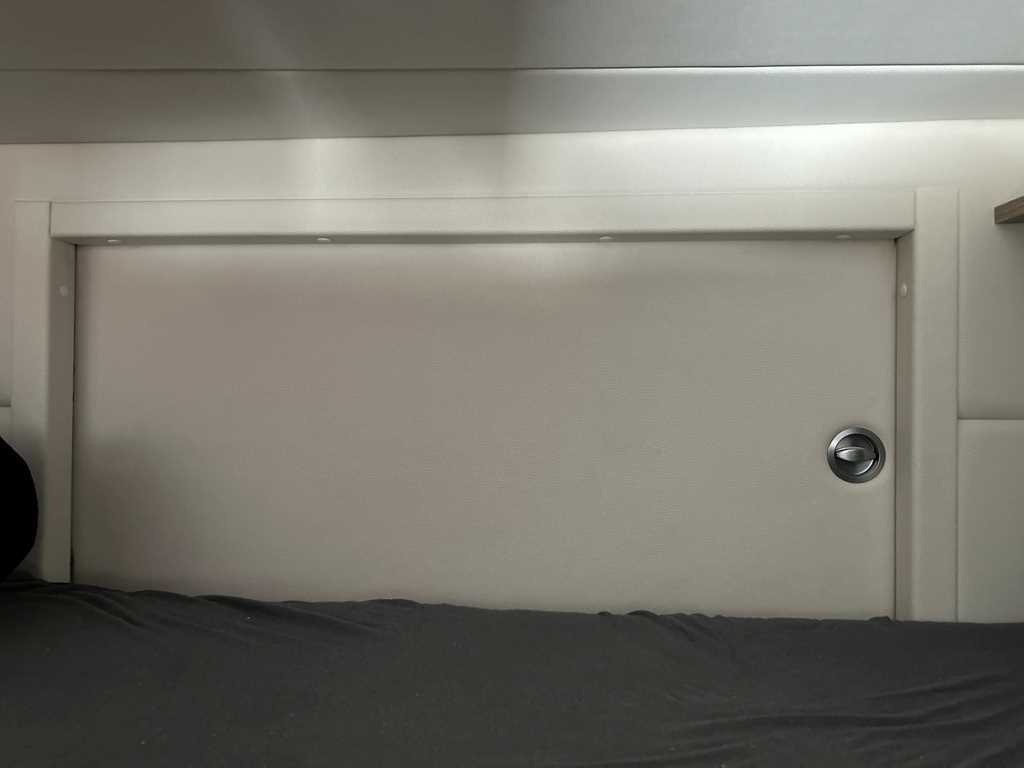 Volvo STX FL, FOR 6 PEOPLE, FOR TRANSPORTING FIVE HORSES, CAMERA, 2X HYDRAULIC FRONT - Hästbuss: bild 4 Volvo STX FL, FOR 6 PEOPLE, FOR TRANSPORTING FIVE HORSES, CAMERA, 2X HYDRAULIC FRONT - Hästbuss: bild 4