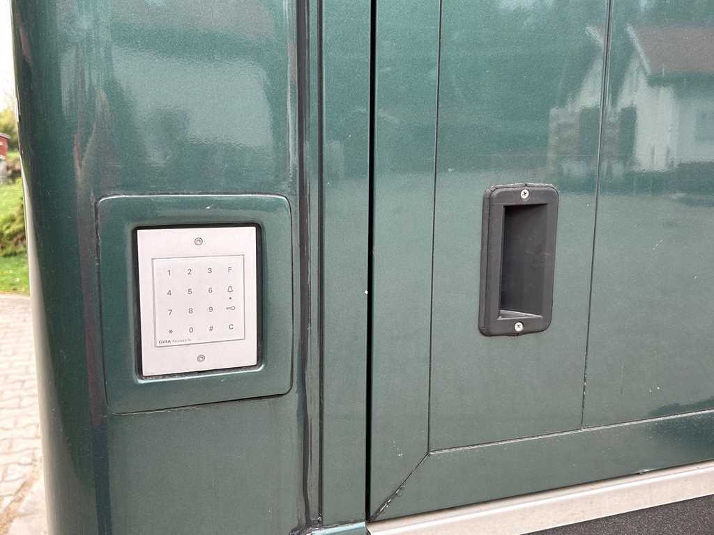 Hästbuss Volvo STX FL, FOR 6 PEOPLE, FOR TRANSPORTING FIVE HORSES, CAMERA, 2X HYDRAULIC FRONT: bild 7 Hästbuss Volvo STX FL, FOR 6 PEOPLE, FOR TRANSPORTING FIVE HORSES, CAMERA, 2X HYDRAULIC FRONT: bild 7