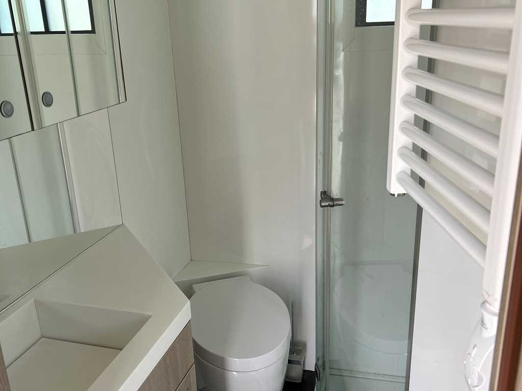 Hästbuss Volvo STX FL, FOR 6 PEOPLE, FOR TRANSPORTING FIVE HORSES, CAMERA, 2X HYDRAULIC FRONT: bild 20 Hästbuss Volvo STX FL, FOR 6 PEOPLE, FOR TRANSPORTING FIVE HORSES, CAMERA, 2X HYDRAULIC FRONT: bild 20