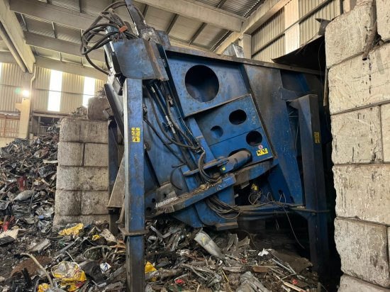 Schrottschere Bonfiglioli Squalo 1500 - Industrimaskin: bild 2 Schrottschere Bonfiglioli Squalo 1500 - Industrimaskin: bild 2
