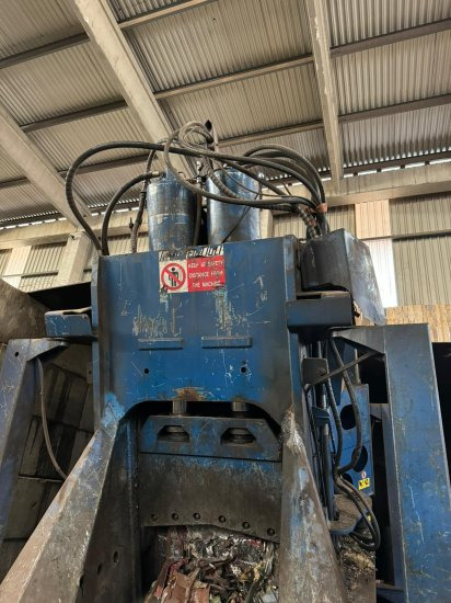 Schrottschere Bonfiglioli Squalo 1500 - Industrimaskin: bild 3 Schrottschere Bonfiglioli Squalo 1500 - Industrimaskin: bild 3