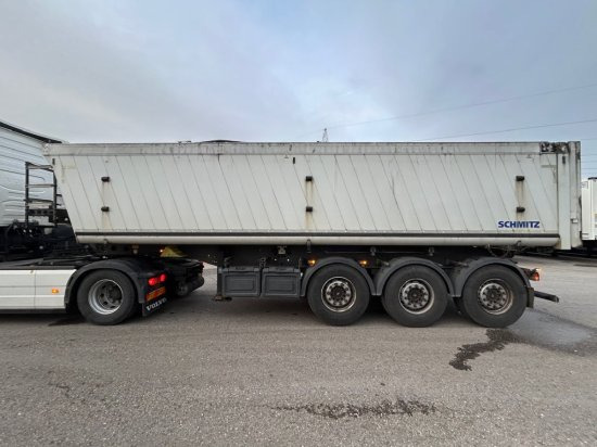 Schmitz SGF S3 Alu Kippmulde 36,5 m³, Liftachse, Hardoxboden, Rollplane, Podest - Tippbil semitrailer: bild 2 Schmitz SGF S3 Alu Kippmulde 36,5 m³, Liftachse, Hardoxboden, Rollplane, Podest - Tippbil semitrailer: bild 2