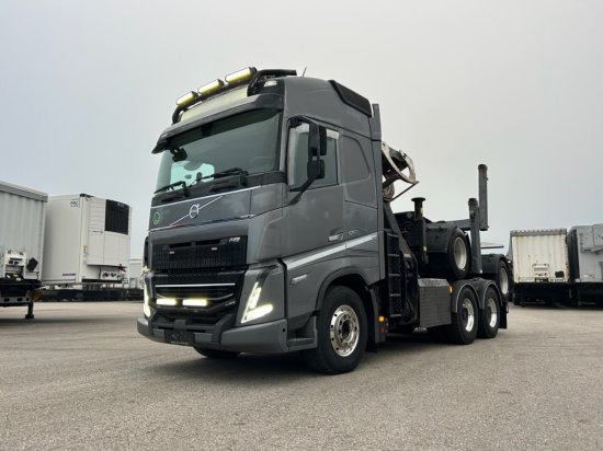 Volvo FH 16 650 6x4 Langholzzug + Doll M2K-9L Nachläufer mit Palfinger Epsilon S260C96, I-Shift, Retarder, - Timmerbil, Kranbil: bild 1 Volvo FH 16 650 6x4 Langholzzug + Doll M2K-9L Nachläufer mit Palfinger Epsilon S260C96, I-Shift, Retarder, - Timmerbil, Kranbil: bild 1