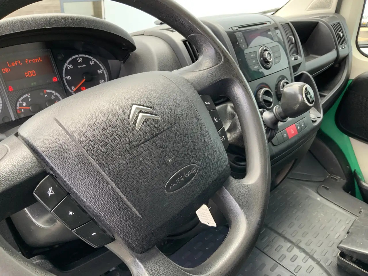 Transportbil med flak, Dubbelhytt transportbil Citroen Jumper 35 2.2 HDI L3 Dub Cab Pick Up 6 Zits Trekhaak 3000: bild 8 Transportbil med flak, Dubbelhytt transportbil Citroen Jumper 35 2.2 HDI L3 Dub Cab Pick Up 6 Zits Trekhaak 3000: bild 8