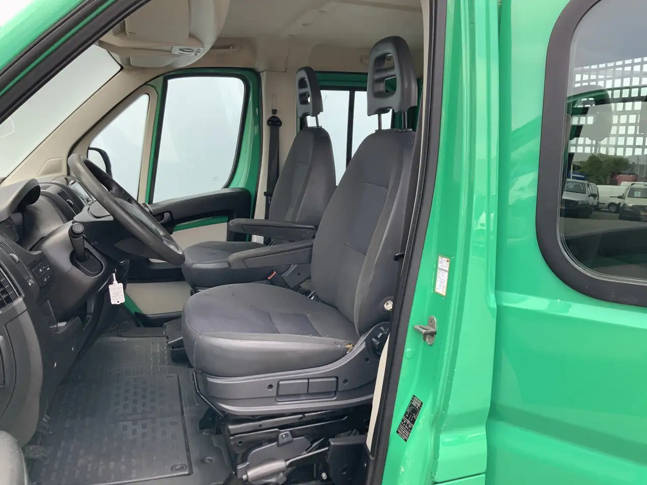 Transportbil med flak, Dubbelhytt transportbil Citroen Jumper 35 2.2 HDI L3 Dub Cab Pick Up 6 Zits Trekhaak 3000: bild 6 Transportbil med flak, Dubbelhytt transportbil Citroen Jumper 35 2.2 HDI L3 Dub Cab Pick Up 6 Zits Trekhaak 3000: bild 6