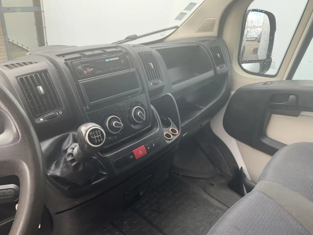 Citroen Jumper 35 2.2 HDI L4H3 Maxi (motor lampje brand !!) Airco - Skåpbil: bild 5 Citroen Jumper 35 2.2 HDI L4H3 Maxi (motor lampje brand !!) Airco - Skåpbil: bild 5