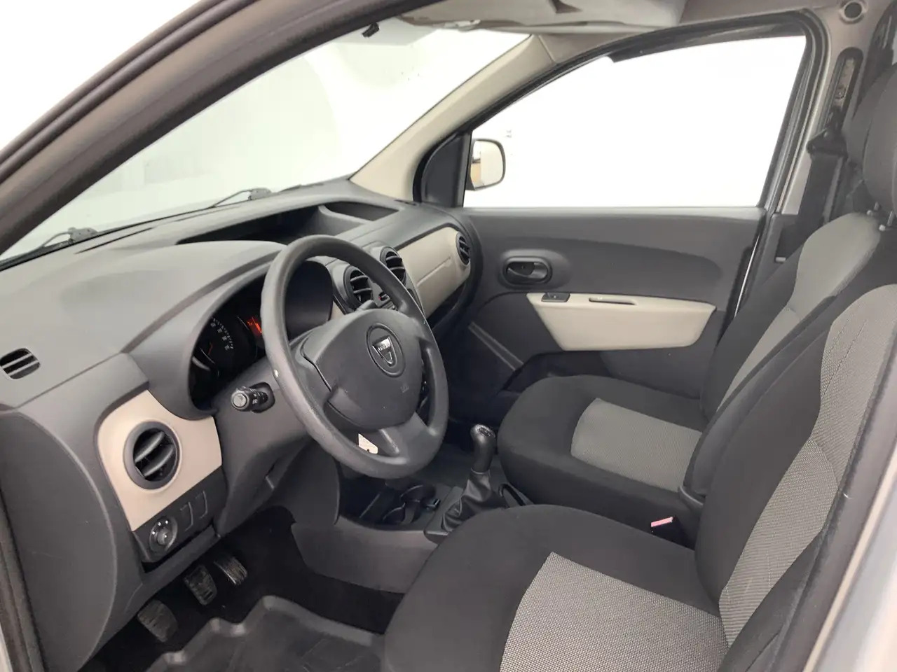 Dacia Dokker 1.5 dCi 75 Ambiance Airco Alu Velg Trekhaak 1200 k - Små skåpbil: bild 5 Dacia Dokker 1.5 dCi 75 Ambiance Airco Alu Velg Trekhaak 1200 k - Små skåpbil: bild 5