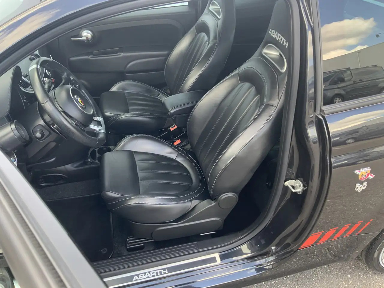 Fiat 500C Abarth 1.4 T-Jet 595 Automaat Euro 6 - Cabriolet: bild 5 Fiat 500C Abarth 1.4 T-Jet 595 Automaat Euro 6 - Cabriolet: bild 5