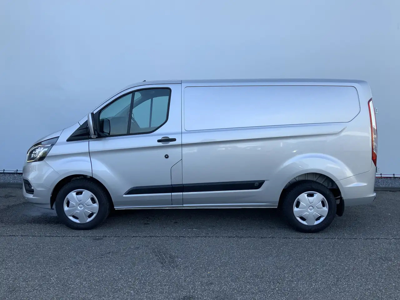 Ford Transit Custom 300 2.0 TDCI L1H1 Limited Airco Cruise Camera 3 Zi - Skåpbil: bild 3 Ford Transit Custom 300 2.0 TDCI L1H1 Limited Airco Cruise Camera 3 Zi - Skåpbil: bild 3