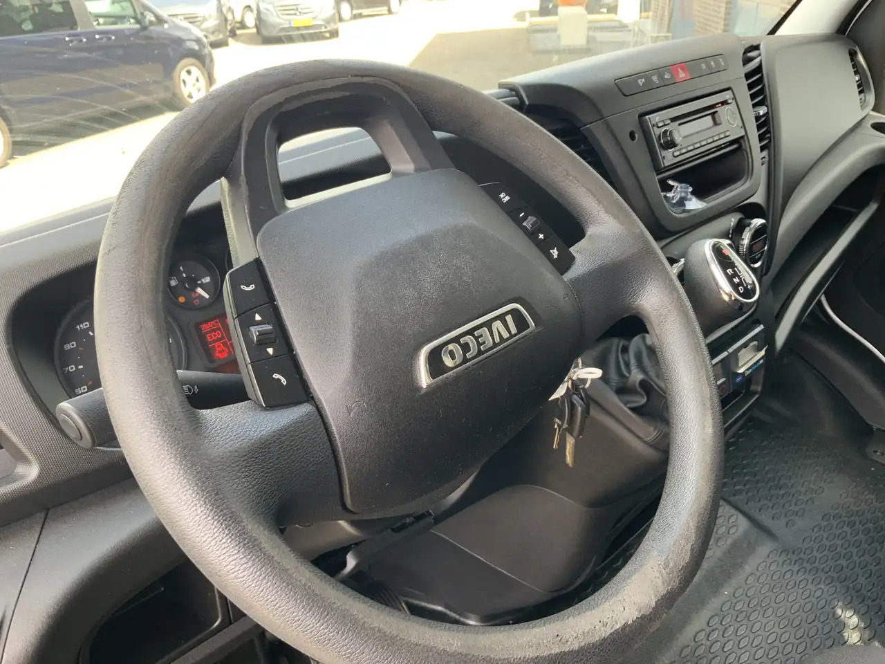 Iveco Daily 35C13 2.3 375 Automaat Koelmeubelbak Deuren Dag&Na - Kylbil: bild 3 Iveco Daily 35C13 2.3 375 Automaat Koelmeubelbak Deuren Dag&Na - Kylbil: bild 3