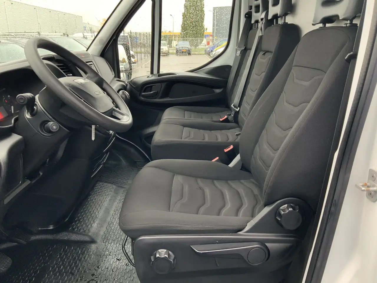 Iveco Daily 35S13V 2.3 352 H2 L3 Airco 3 Zits Opstap Euro 5 - Skåpbil: bild 5 Iveco Daily 35S13V 2.3 352 H2 L3 Airco 3 Zits Opstap Euro 5 - Skåpbil: bild 5
