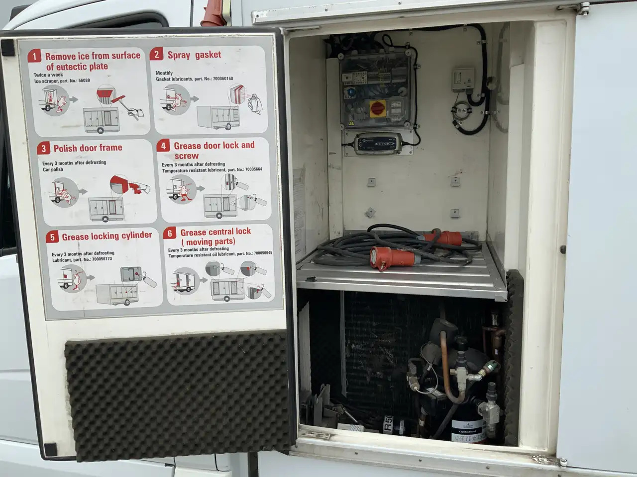 Mercedes-Benz Sprinter 310 2.2 CDI 366 ijswagen 40 gr _0 Deuren 10 Euro 5 - Kylbil: bild 4 Mercedes-Benz Sprinter 310 2.2 CDI 366 ijswagen 40 gr _0 Deuren 10 Euro 5 - Kylbil: bild 4