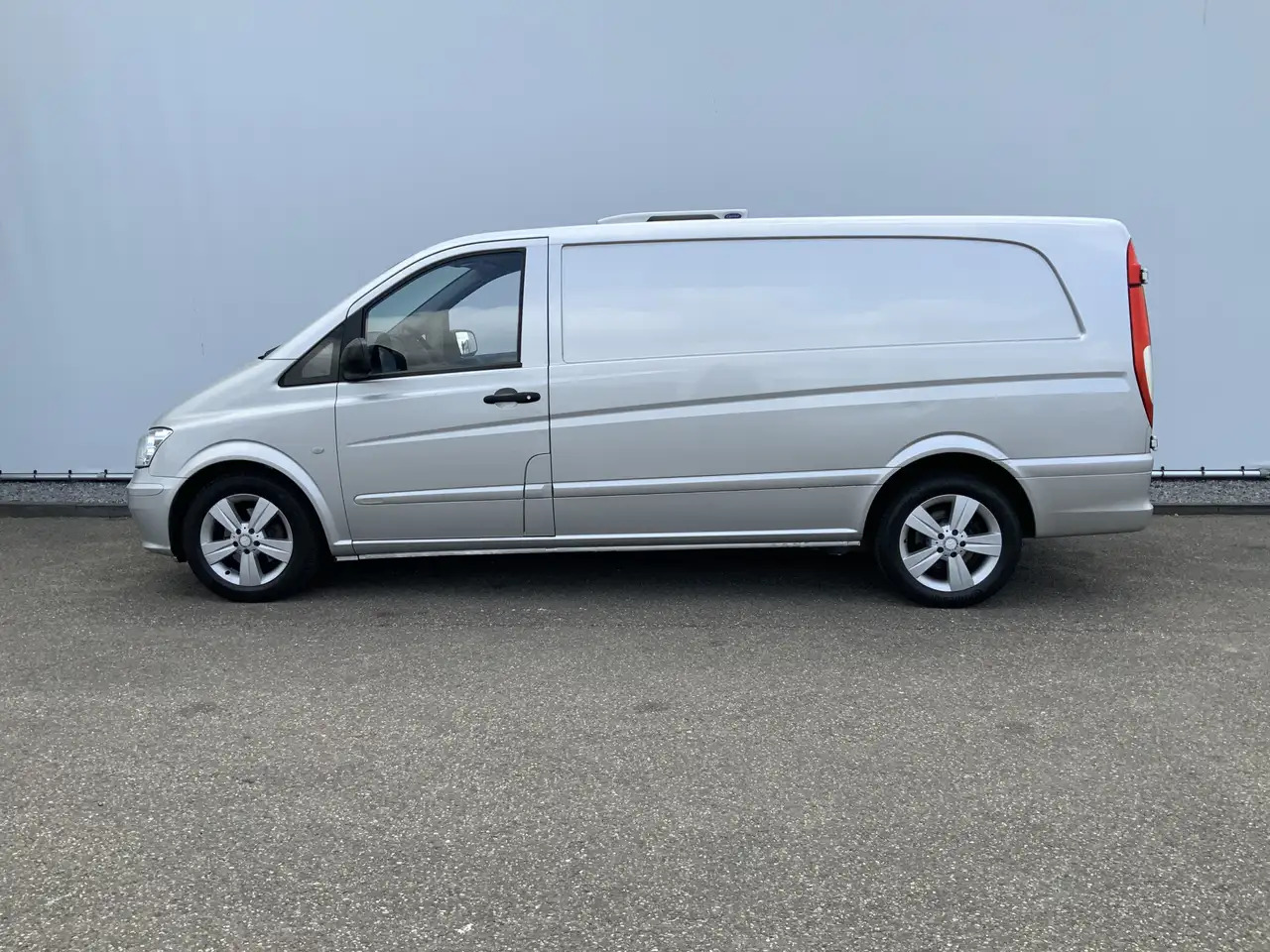 Mercedes-Benz Vito 122 CDI Automaat Koel Auto werkt 100 % 0.gr Airco - Kylbil: bild 3 Mercedes-Benz Vito 122 CDI Automaat Koel Auto werkt 100 % 0.gr Airco - Kylbil: bild 3