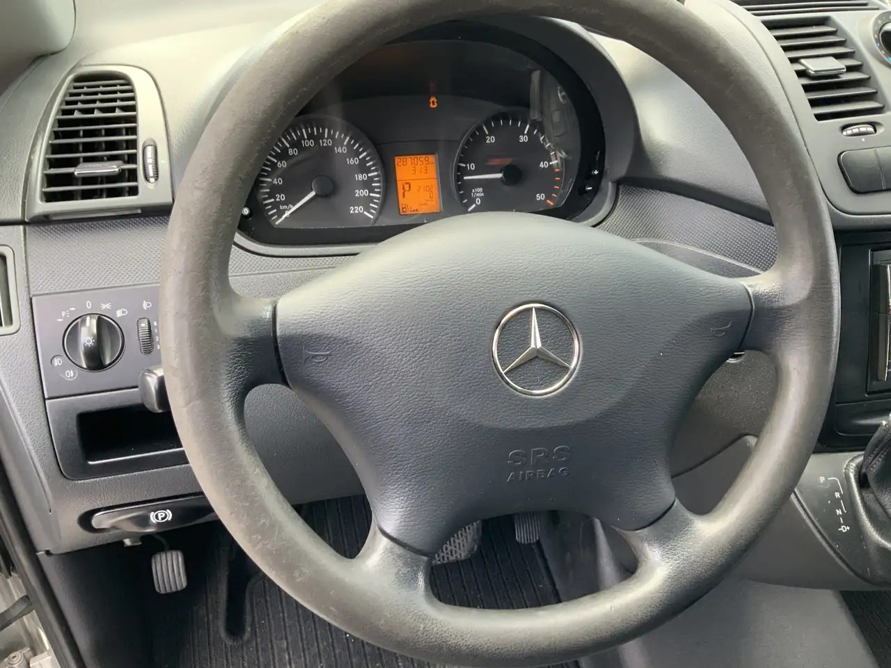 Mercedes-Benz Vito 122 CDI Automaat Koel Auto werkt 100 % 0.gr Airco - Kylbil: bild 4 Mercedes-Benz Vito 122 CDI Automaat Koel Auto werkt 100 % 0.gr Airco - Kylbil: bild 4