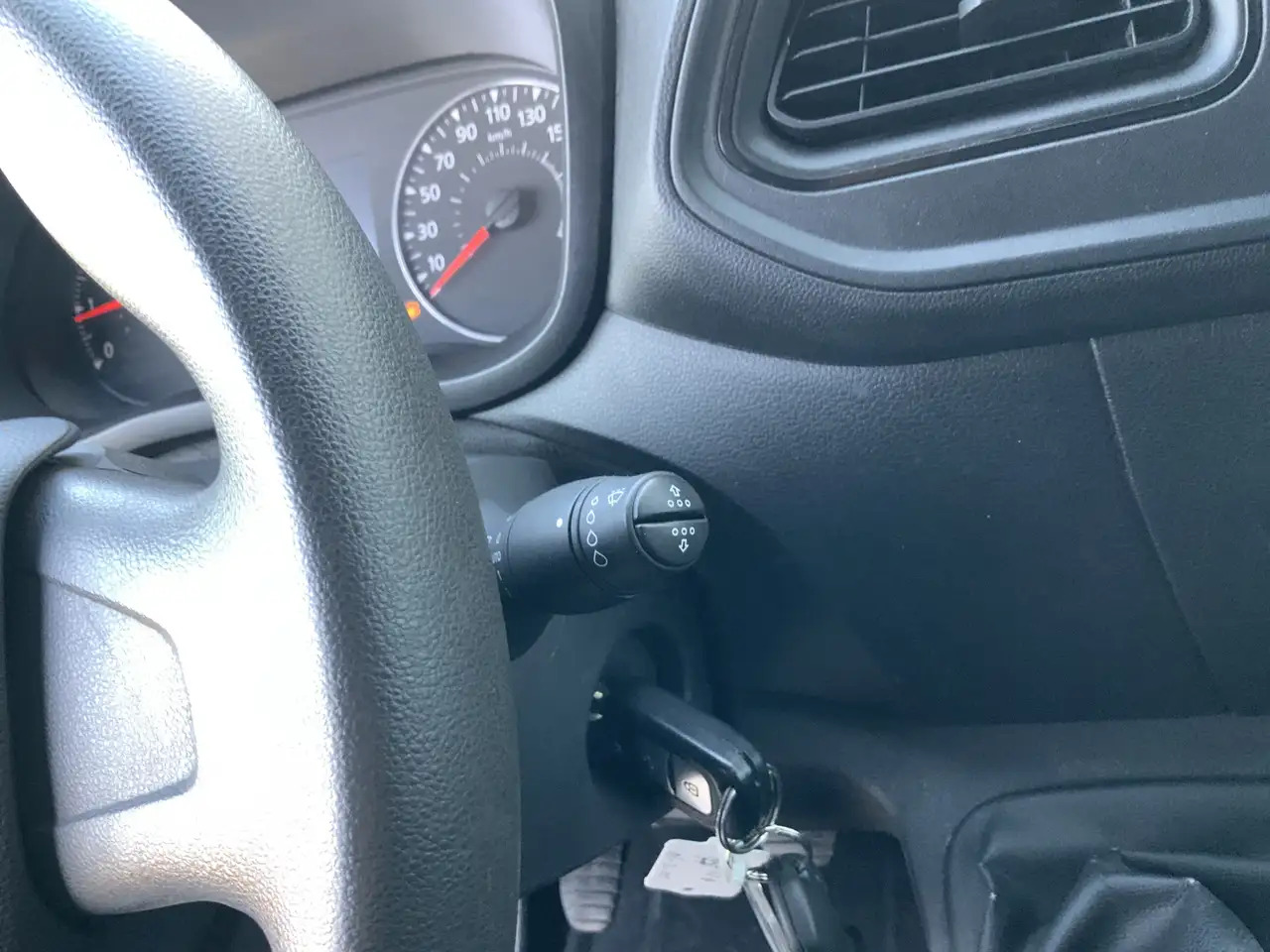 Renault Master T35 2.3 dCi 135 L2H2 Airco Cruise Navi Side Bar Ca - Skåpbil: bild 4 Renault Master T35 2.3 dCi 135 L2H2 Airco Cruise Navi Side Bar Ca - Skåpbil: bild 4