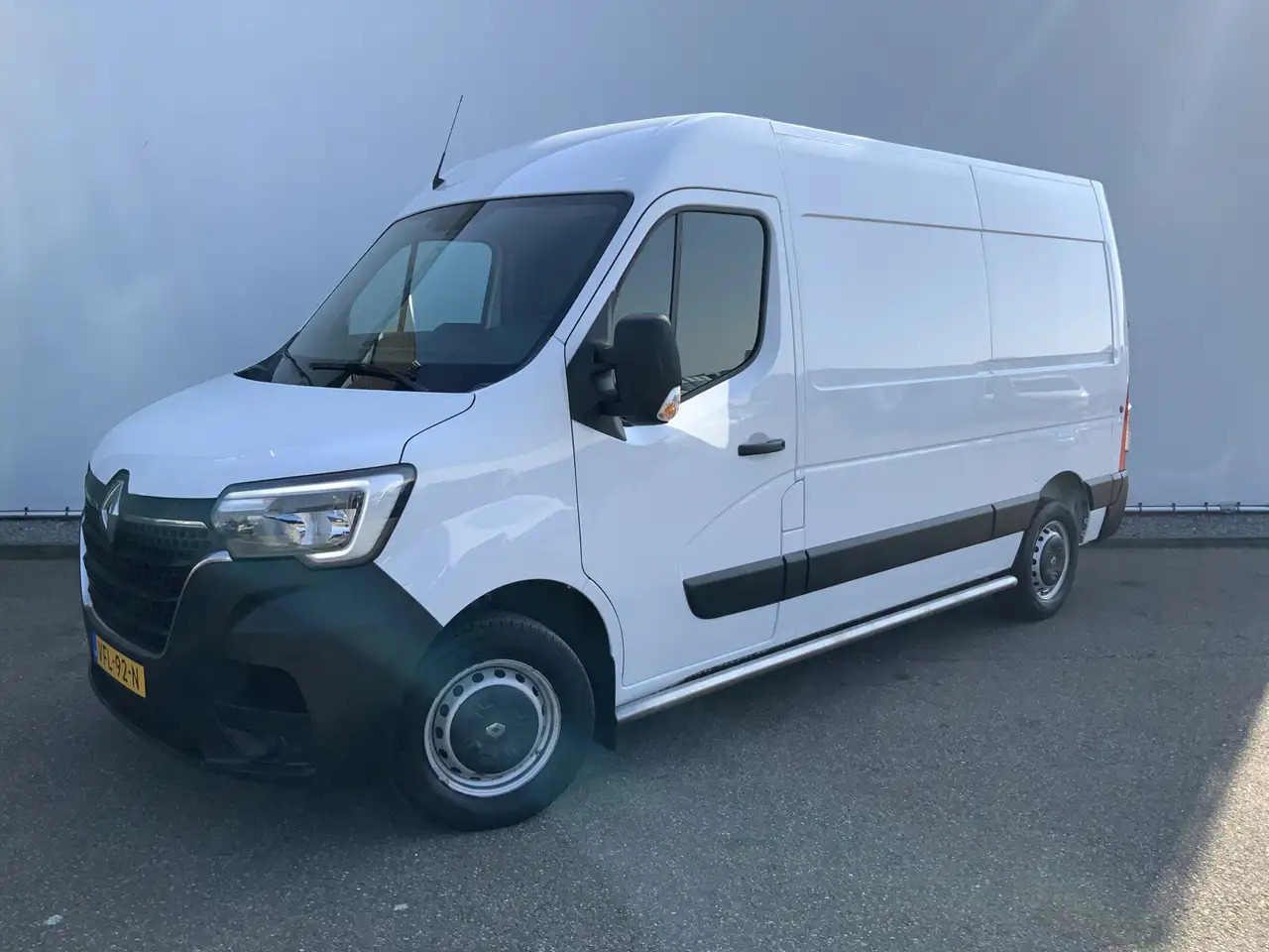 Renault Master T35 2.3 dCi 135 L2H2 Airco Cruise Navi Side Bar Ca - Skåpbil: bild 1 Renault Master T35 2.3 dCi 135 L2H2 Airco Cruise Navi Side Bar Ca - Skåpbil: bild 1