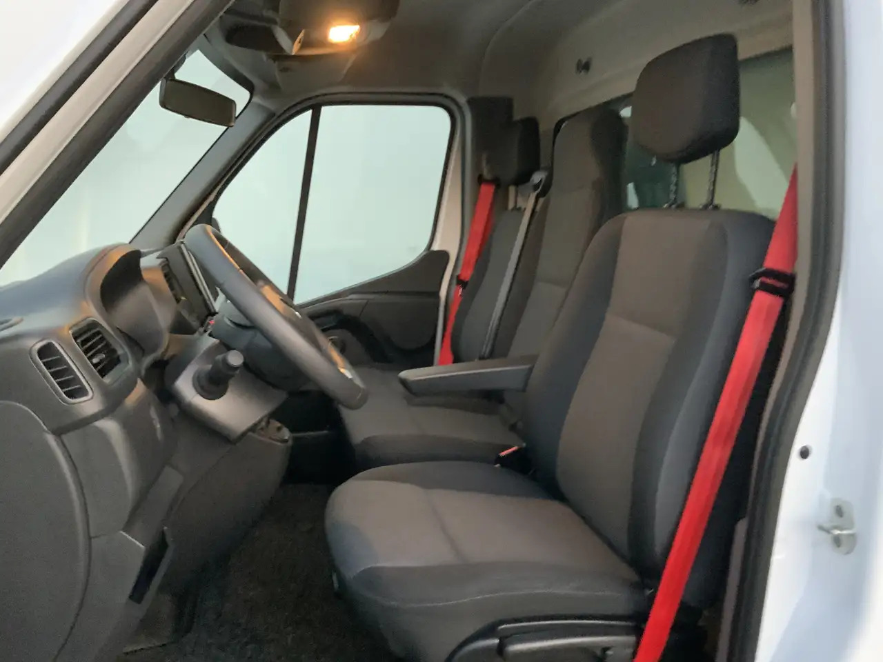 Renault Master T35 2.3 dCi 145 L3 Meubelbak&Klep Zijdeur Airco Cr - Volymskåp: bild 5 Renault Master T35 2.3 dCi 145 L3 Meubelbak&Klep Zijdeur Airco Cr - Volymskåp: bild 5