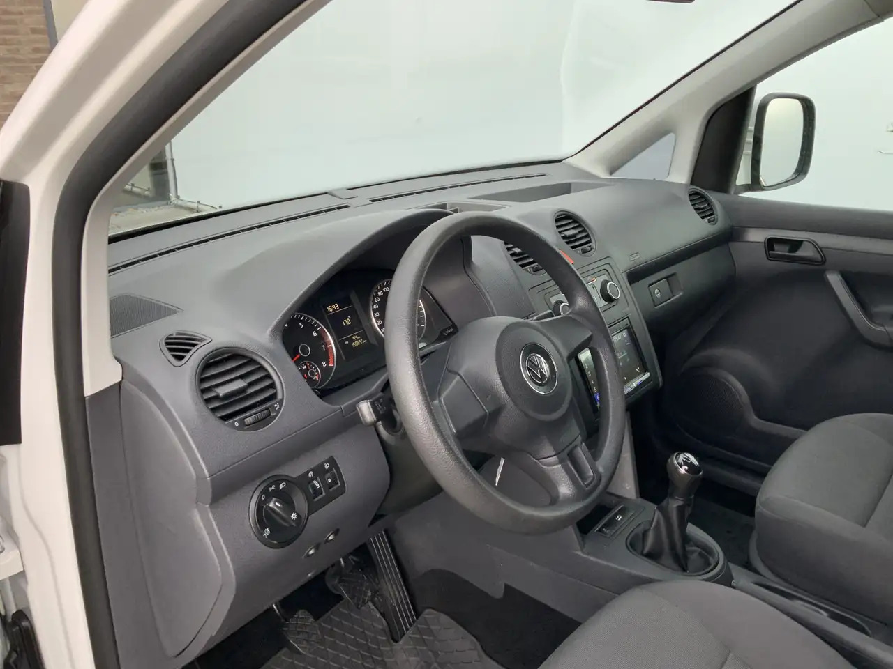 Volkswagen Caddy BENZINE !!! 1.2 TSI Airco Side Bar Alu Velg Trekha - Små skåpbil: bild 5 Volkswagen Caddy BENZINE !!! 1.2 TSI Airco Side Bar Alu Velg Trekha - Små skåpbil: bild 5