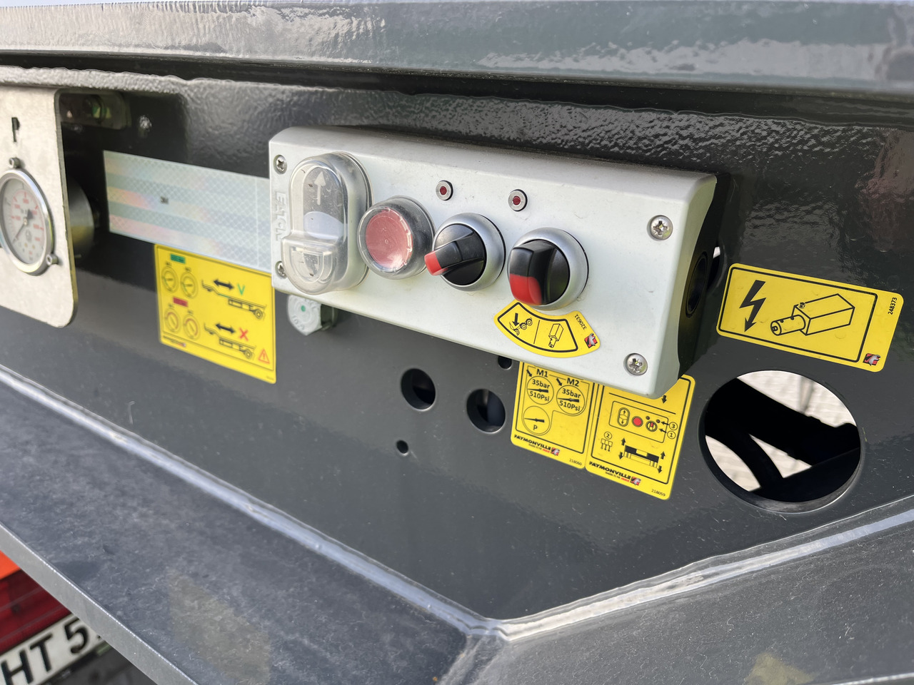 Faymonville 5-Achs-Tele-Semi mit Halbachsen "Twinaxle" und hydr. Rampen Auflieger - Låg lastare semitrailer: bild 5 Faymonville 5-Achs-Tele-Semi mit Halbachsen "Twinaxle" und hydr. Rampen Auflieger - Låg lastare semitrailer: bild 5